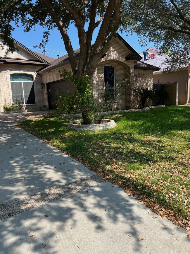 Building Photo - 3130 Dos Reales Loop