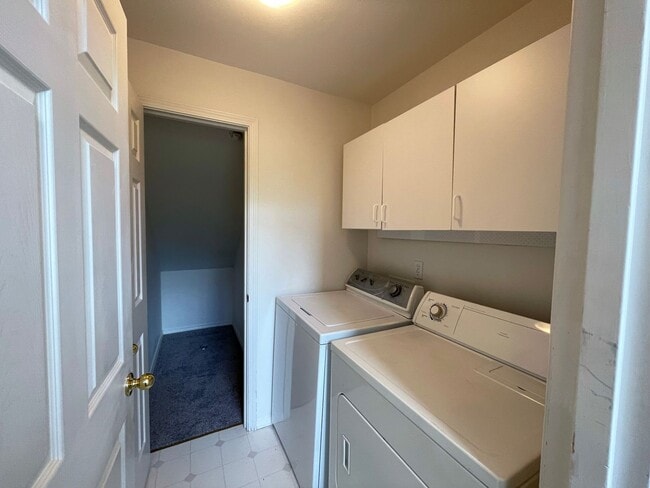 Building Photo - Fantastic Bethany Home with Attached Garag...