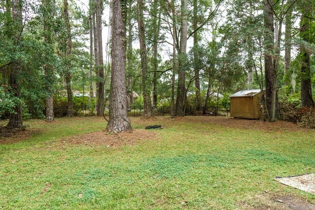 Building Photo - Beautiful 4 bedroom in the heart of Mossy Oaks!