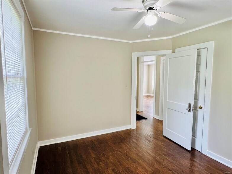 Building Photo - 2023 Windsor Ave