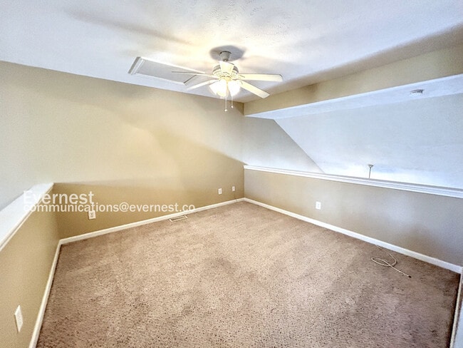 Building Photo - 102 Antler Ridge Cir