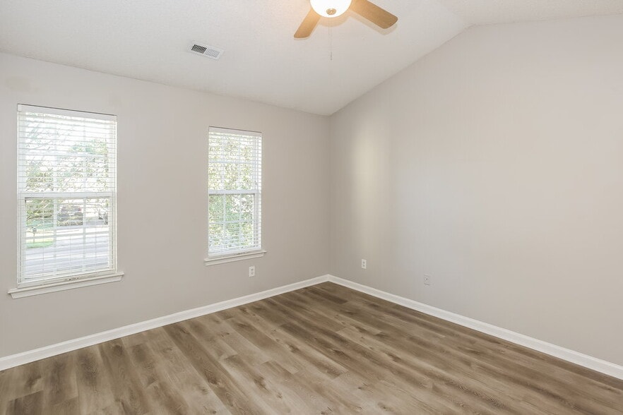 Building Photo - 2954 Hawick Commons Dr