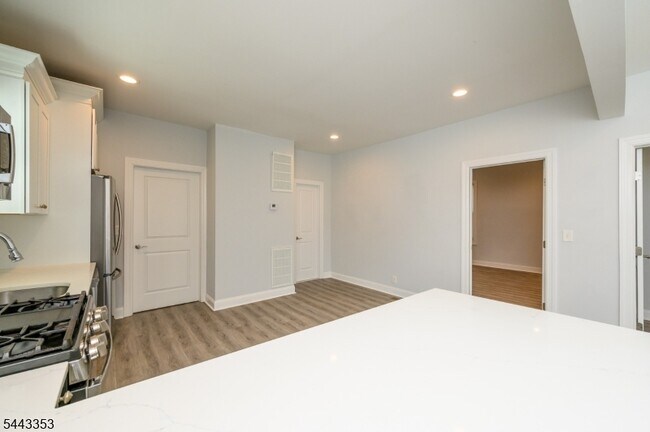 Building Photo - 32 Woodland Ave