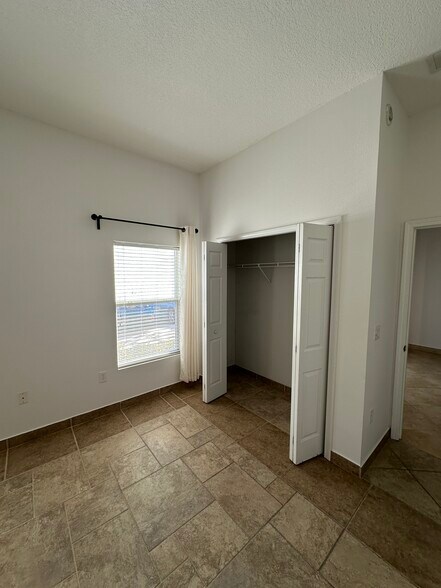 Building Photo - 9670 Amarante Cir