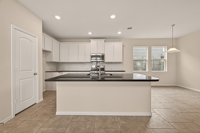 Building Photo - 6126 Prince Pl Dr