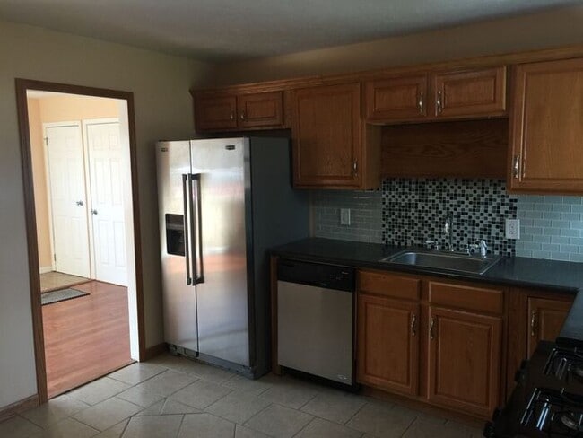 Building Photo - 3 bedroom, 1 full bath fully remodeled Ranch home in Parchment Schools