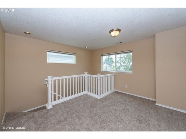 Building Photo - 3Bd/2.5Ba in a Well-Liked Bethany Neighborhood ~ Washer/Dryer Included with 2 Car Garage and Fenc...
