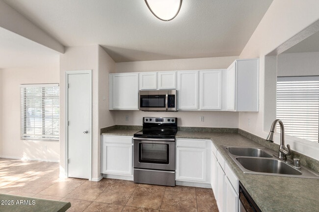 Building Photo - 6606 W Prickly Pear Trail