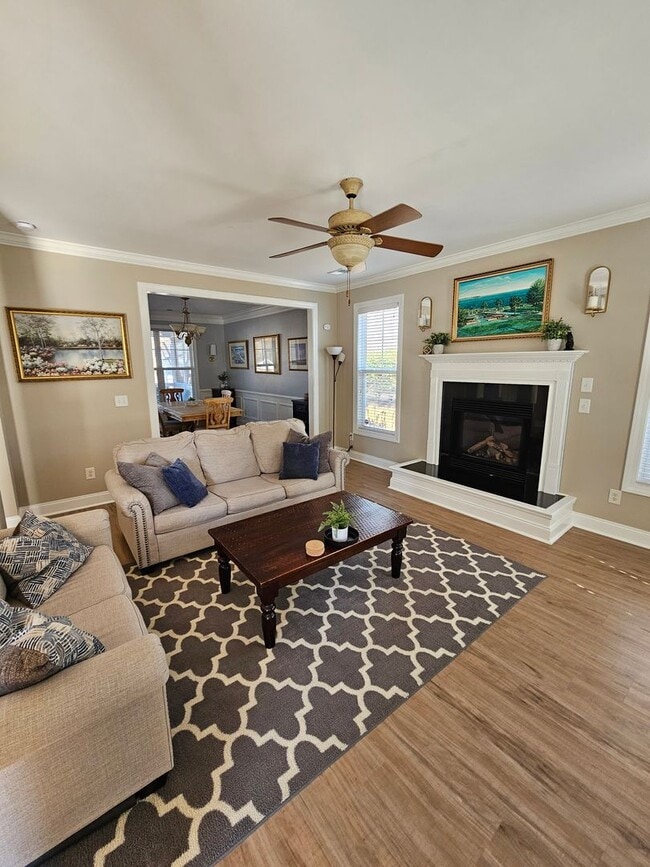 Building Photo - Welcome Home to Comfort and Style in North Charleston, SC!