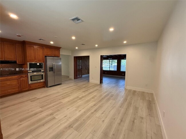 Building Photo - 5900 SW 6th St