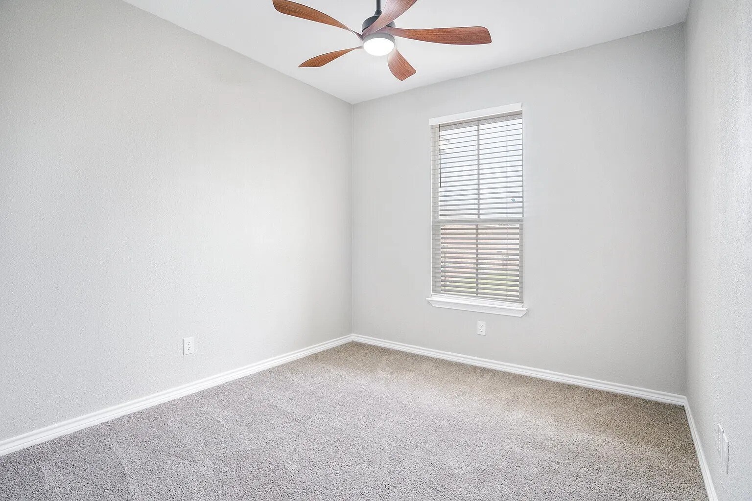 Building Photo - 2166 Stonebrook Ln