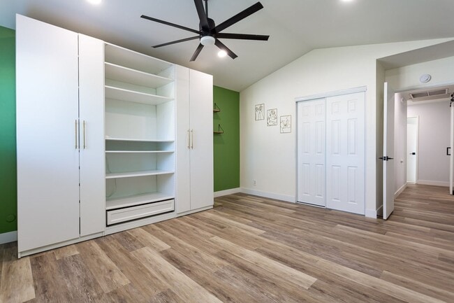 Building Photo - Charming Two Story Home!