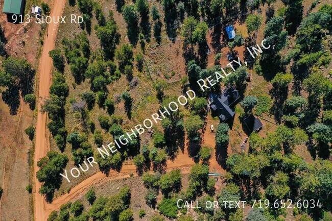 Building Photo - 913 Sioux Rd