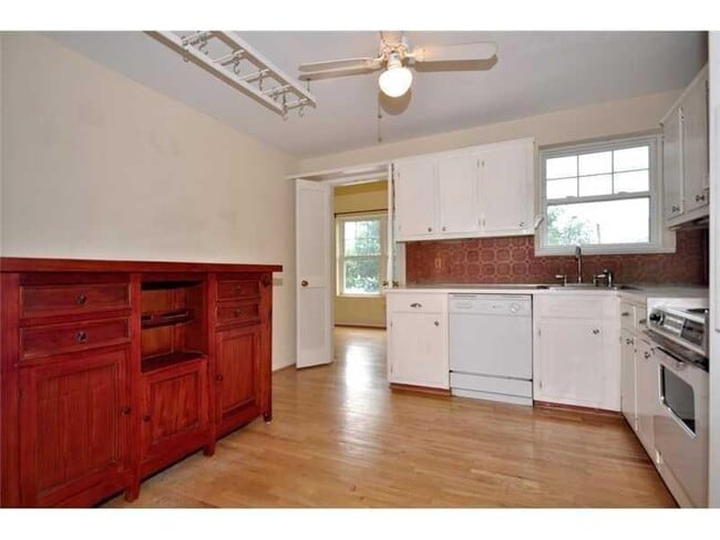 Building Photo - 1230 Piedmont Ave NE