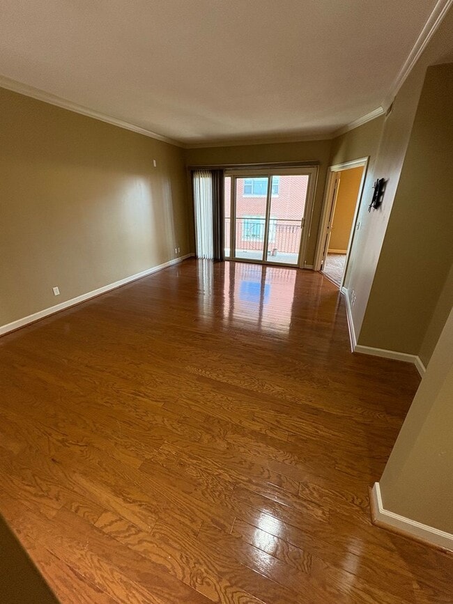 Building Photo - Plaza Pavilion 1 Bed / 1 Bath Condo | HOA w/Most Utilities Included | Garage Parking & Balcony