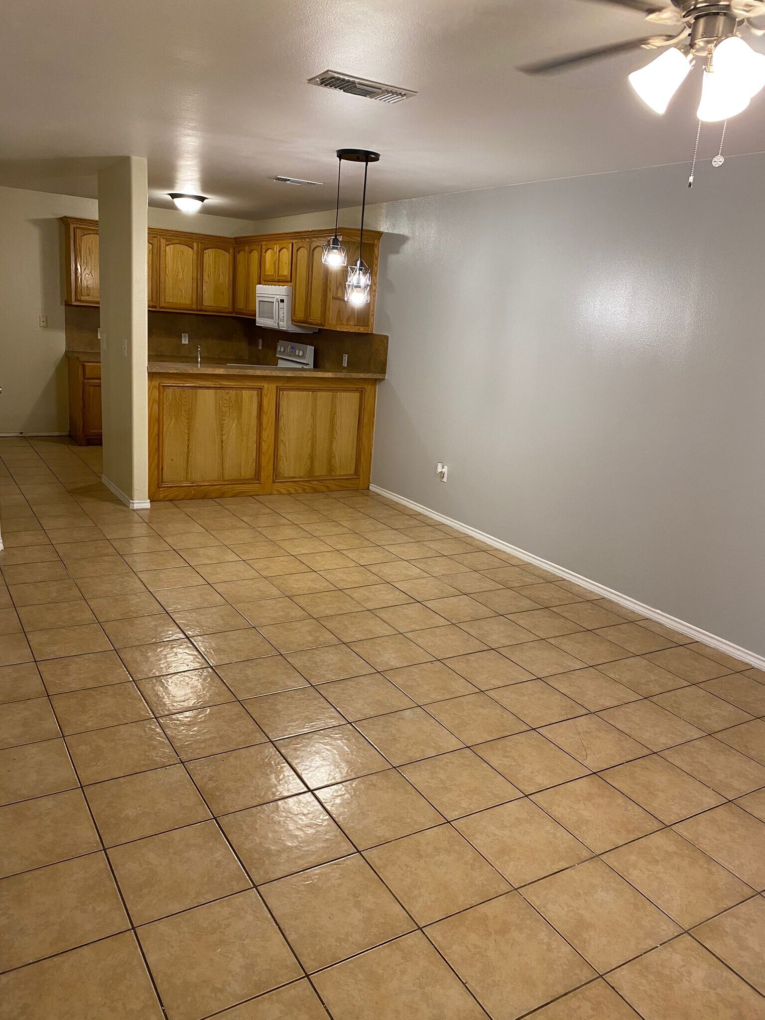 Building Photo - 1319 Nesmith St