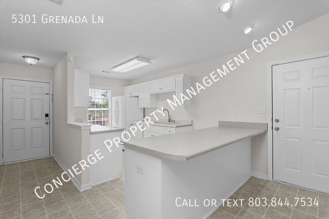 Building Photo - 5301 Grenada Ln