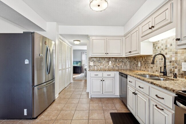 Building Photo - 57 Rolling Meadows Dr
