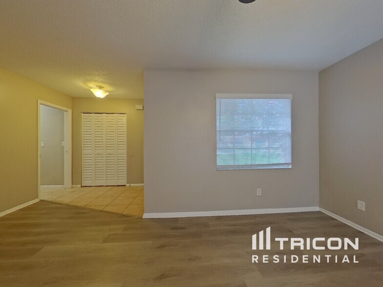 Building Photo - 1708 Hibiscus Cir N