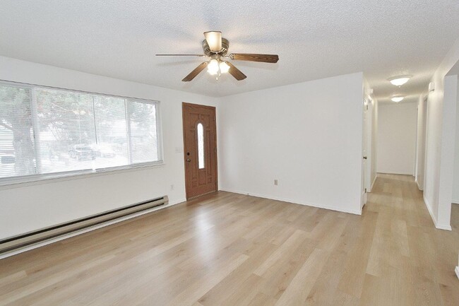 Building Photo - Single-Level Home on Corner Lot