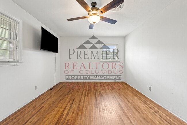 Building Photo - 4526 Sentry St