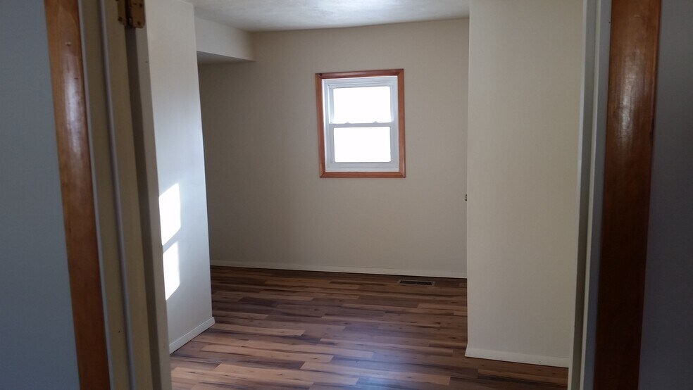 Bedroom - 240 S Healy Ave