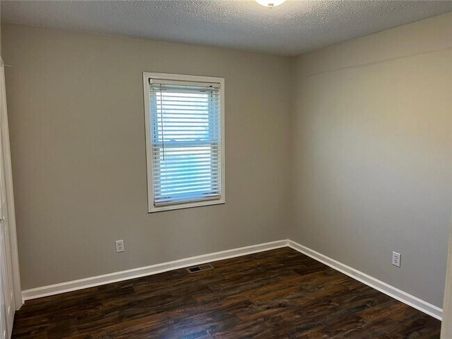 Building Photo - 3177 Pinto Dr
