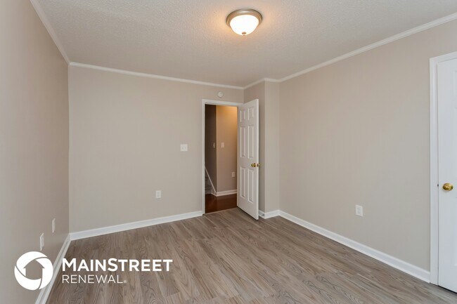 Building Photo - 1420 Saddlebrook Ct