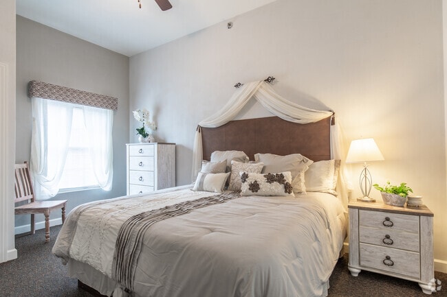 Display Unit - Regency Manor