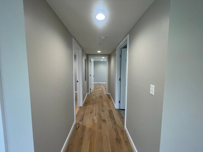 Building Photo - 2 Bedroom / 1 Bath Apt. Upstairs  Kingsport, TN