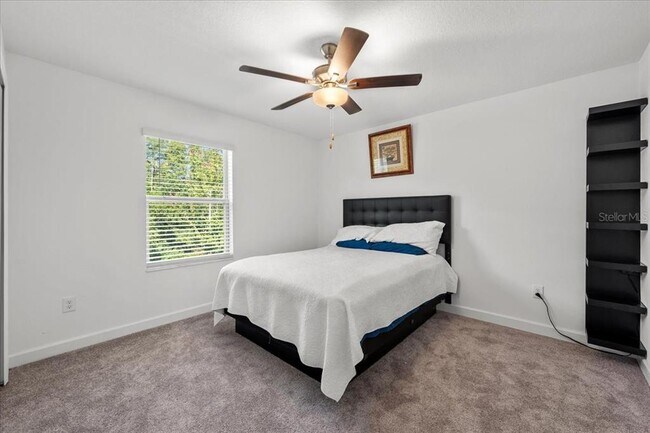 Building Photo - 8166 Crescent Oaks Dr