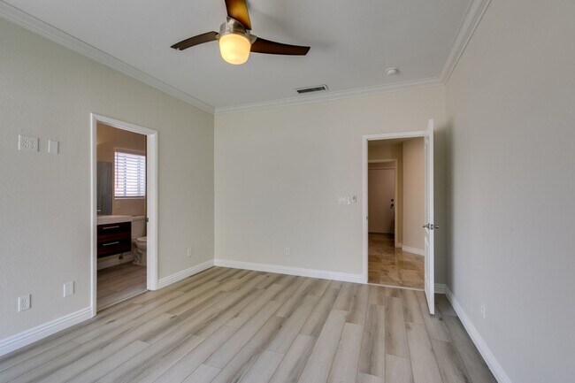 Building Photo - 434 Viewmont Dr