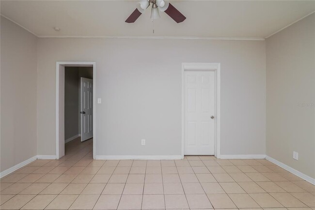 Building Photo - 6129 Hialeah St