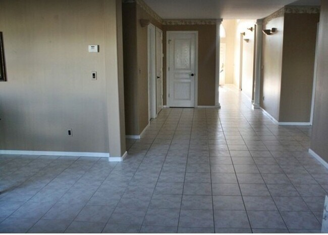 Building Photo - 5 Bedroom in Gated Birch Bay Community!