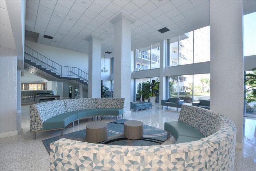 Building Photo - 405 N Ocean Blvd