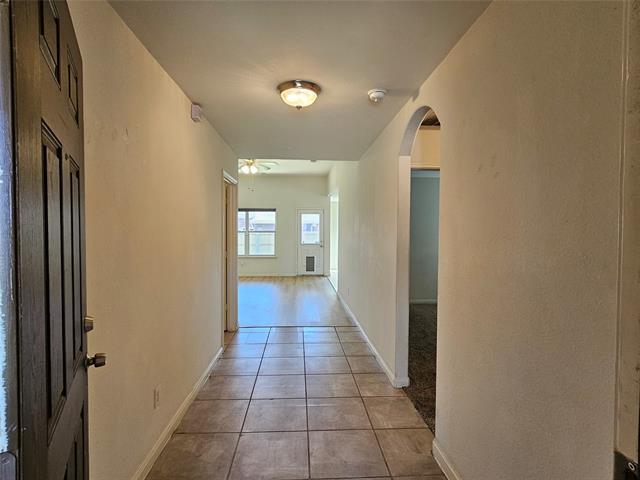 Building Photo - 629 Lazy Crest Dr