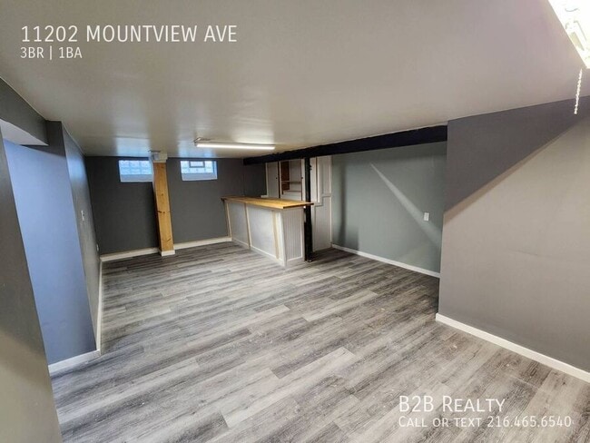 Building Photo - 11202 Mountview Ave