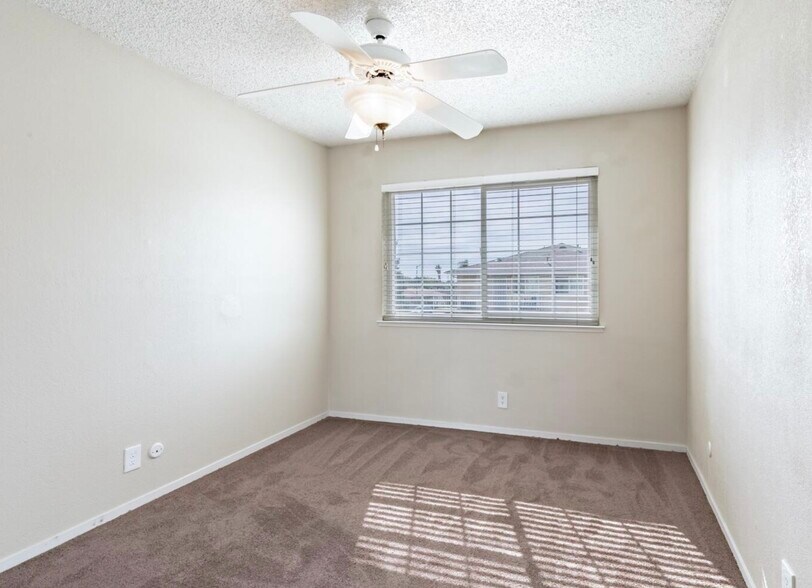 Building Photo - 459 W Alamos Ave