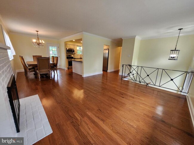 Building Photo - 2622 Boxwood Dr