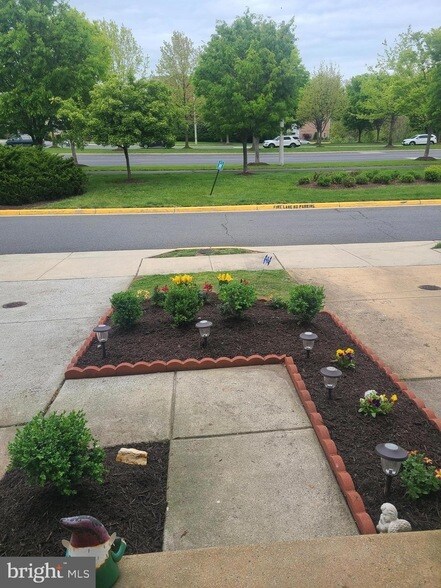 Building Photo - 565 Dandelion Terrace SE