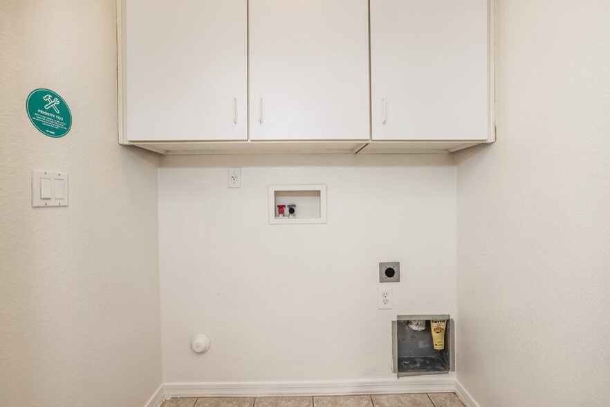 Building Photo - 14548 S Camino Vendaval