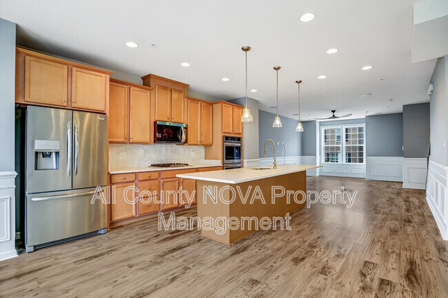 Building Photo - 2908 Pinebrook Rd