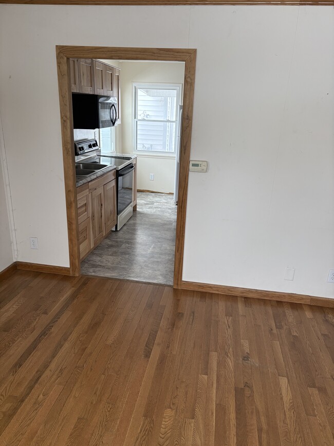 Building Photo - 2827 Acosta St