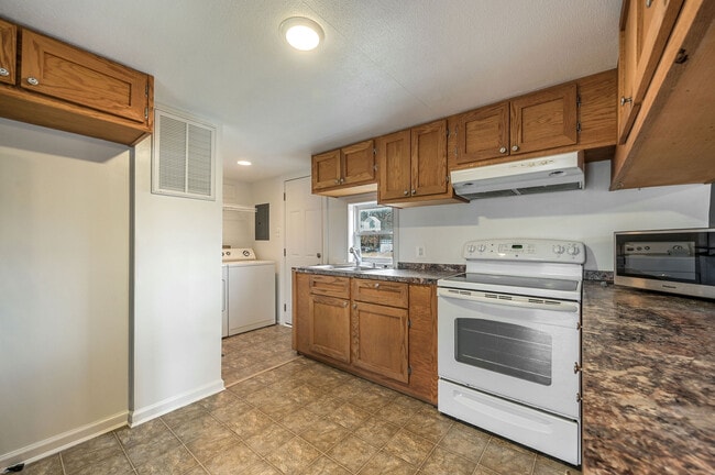 Building Photo - 3370 Gun and Rod Club Rd