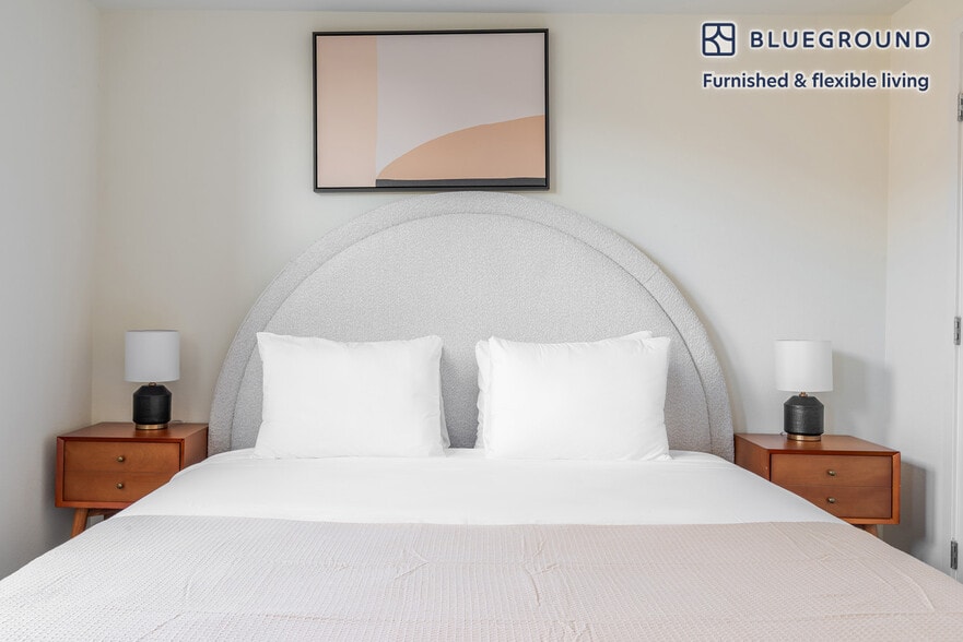 Building Photo - 34 Union Square