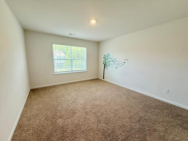 Building Photo - 13023 Newburgh Green Dr