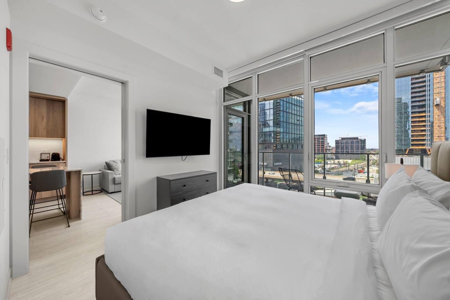 Building Photo - 326 N Union Ave