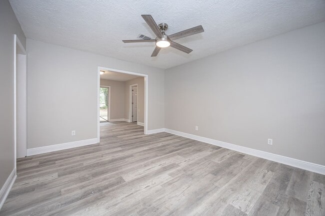 Building Photo - Charming Home in the Heart of Ocean Springs!