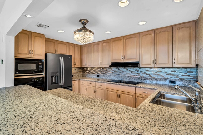 Building Photo - 910 Island Dr