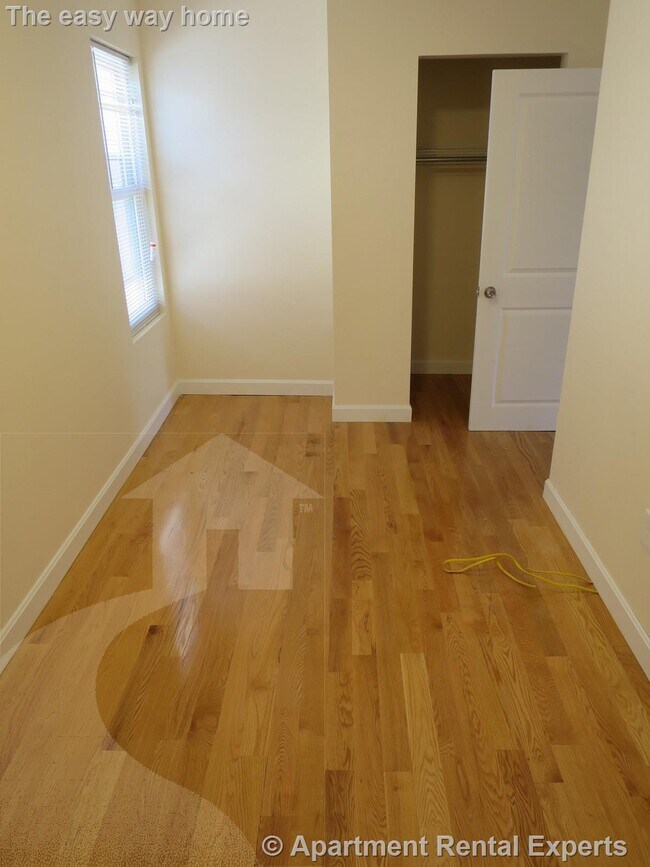 Building Photo - 21-23 Weitz St Unit #2